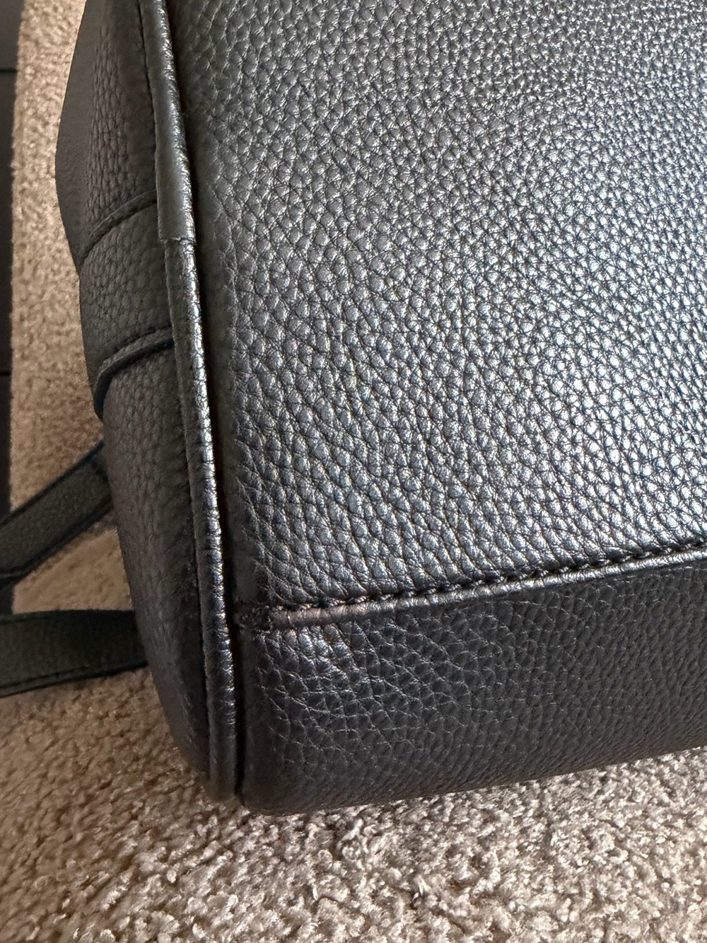Love Moschino Black Pebbled Leather Weekender with Red Lining - Picture 10 of 10